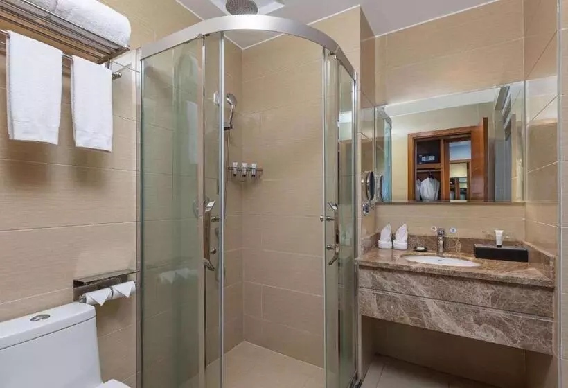 Hotelli Days Inn By Wyndham Dali Erhai Park