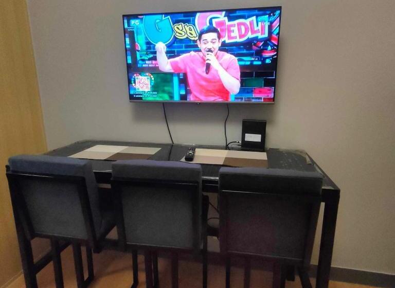 Отель Four Angels Staycation In Trees Residences Near Sm Fairview