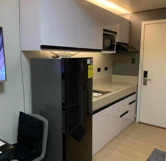 Отель Four Angels Staycation In Trees Residences Near Sm Fairview