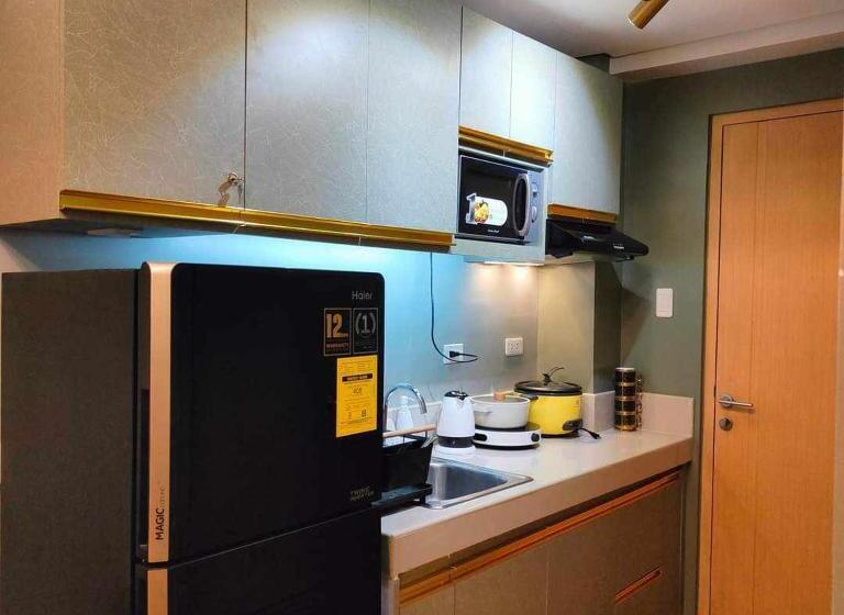 Отель Four Angels Staycation In Trees Residences Near Sm Fairview