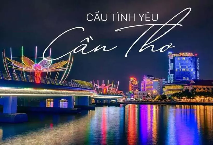 هتل Khách Sạn Thu Nguyễn   Ngay Bến Ninh Kiều, Chợ đêm