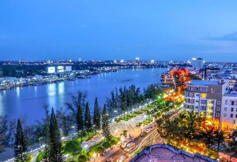 هتل Khách Sạn Thu Nguyễn   Ngay Bến Ninh Kiều, Chợ đêm
