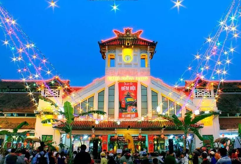 هتل Khách Sạn Thu Nguyễn   Ngay Bến Ninh Kiều, Chợ đêm