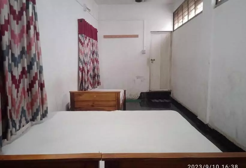 Hotelli Layali Ooty Transit Lodging
