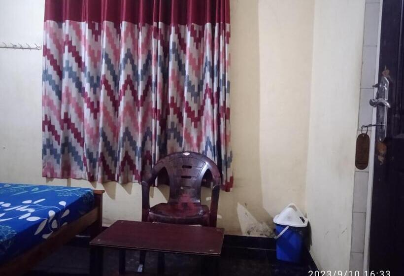 בית מלון כפרי Layali Ooty Transit Lodging