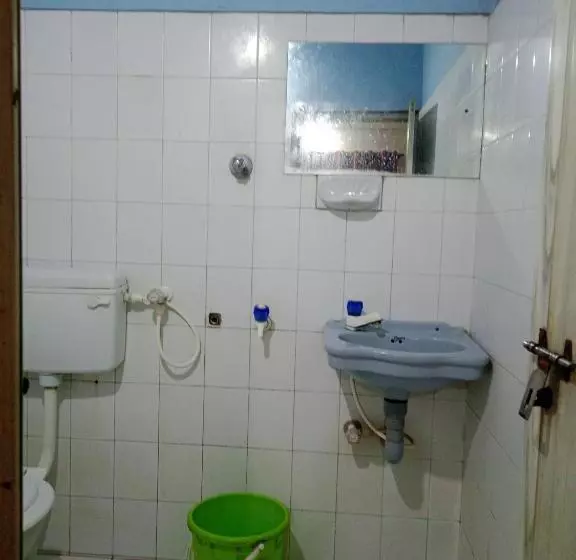 Hotelli Layali Ooty Transit Lodging