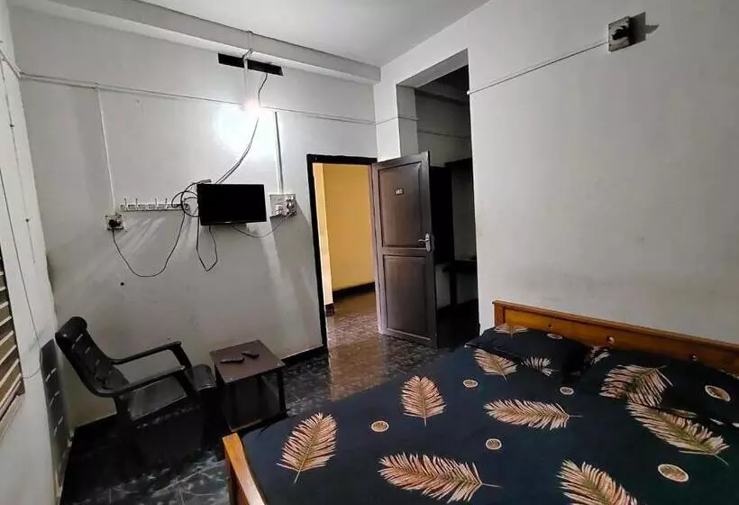 Hotelli Layali Ooty Transit Lodging