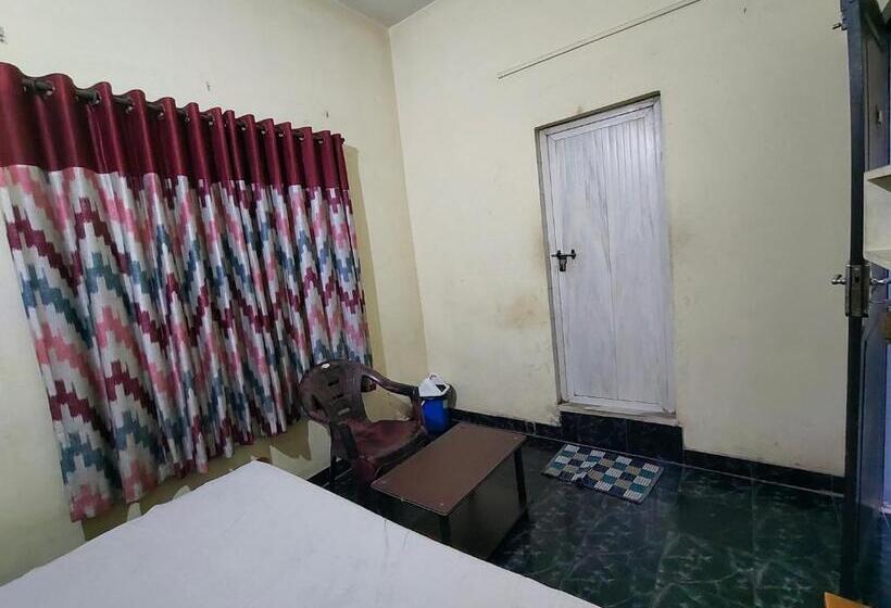 בית מלון כפרי Layali Ooty Transit Lodging