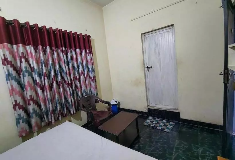 Hotelli Layali Ooty Transit Lodging