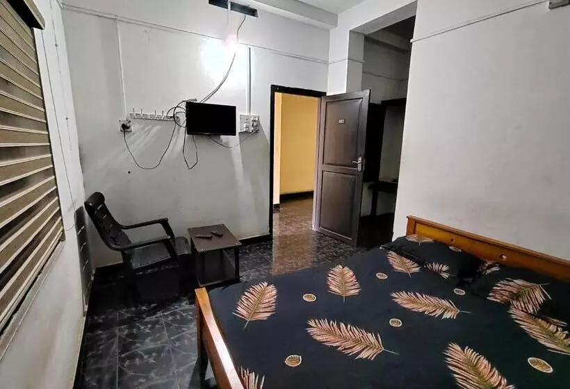 Hotelli Layali Ooty Transit Lodging