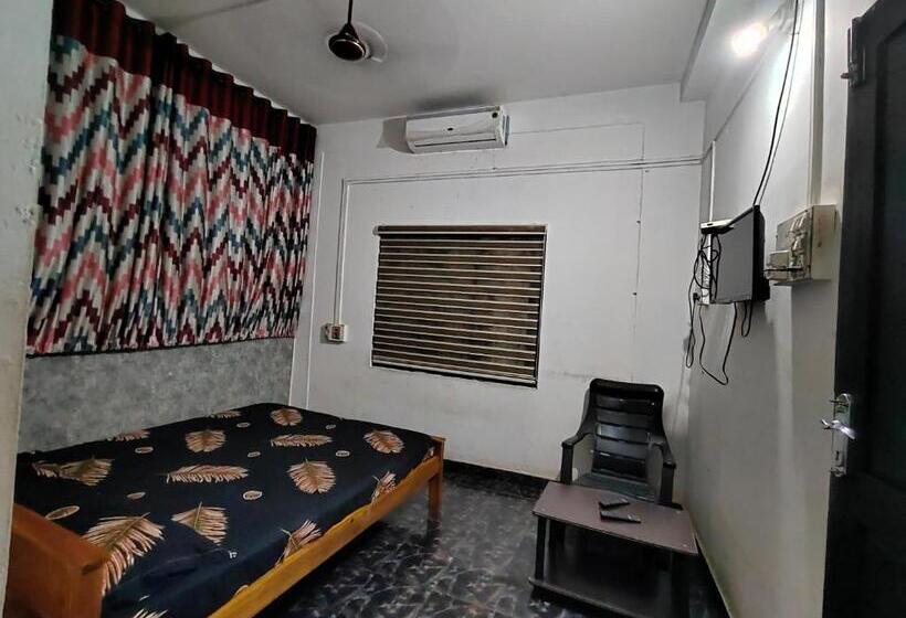 בית מלון כפרי Layali Ooty Transit Lodging