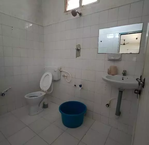 Hotelli Layali Ooty Transit Lodging