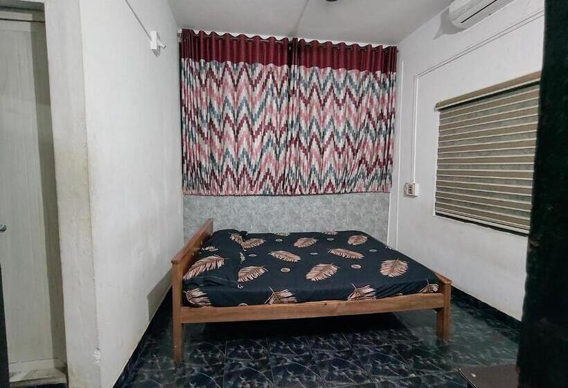 בית מלון כפרי Layali Ooty Transit Lodging