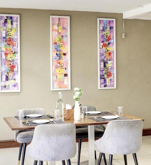 Hotel Saltstayz Le Icon  Cyber Hub