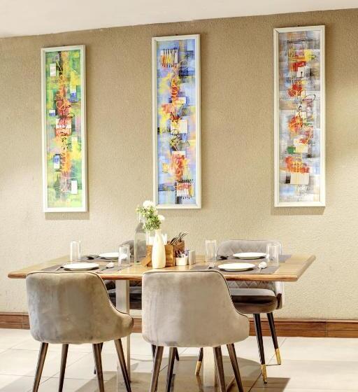 Hotel Saltstayz Le Icon  Cyber Hub