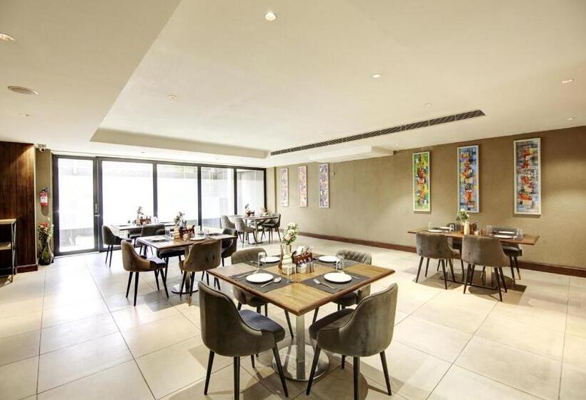 Hotel Saltstayz Le Icon  Cyber Hub