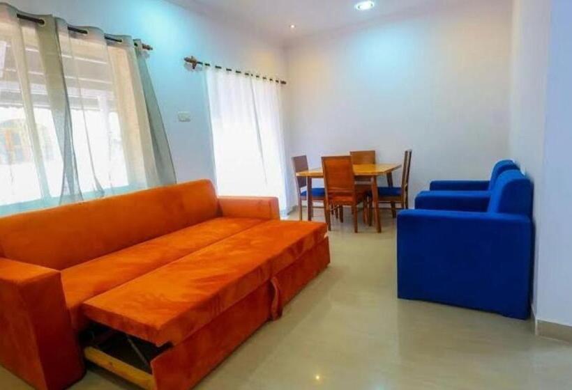 Hotel Vaibhav Hill Park