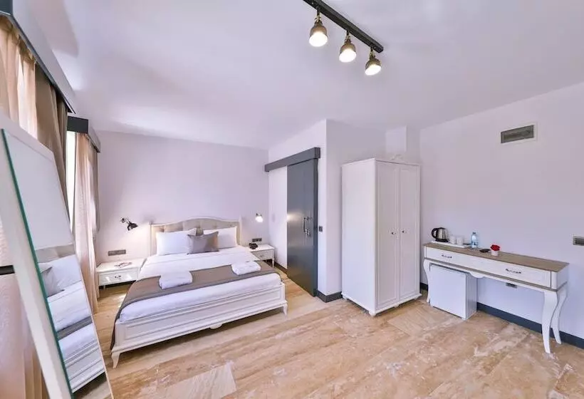 Pitoresk Otel