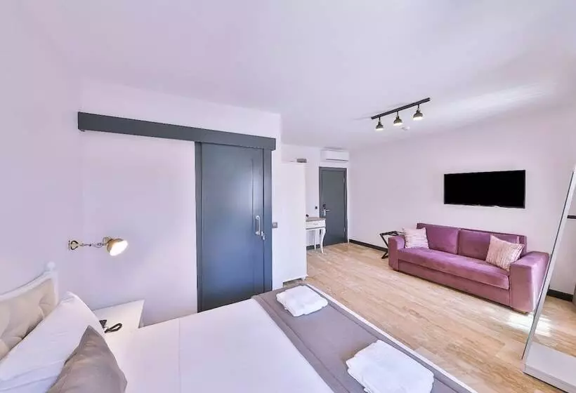 Pitoresk Otel