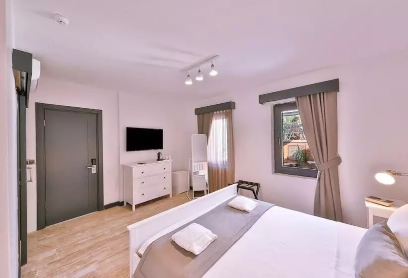 Pitoresk Otel