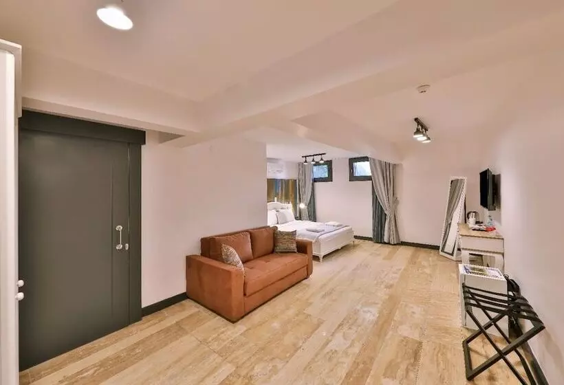 Pitoresk Otel