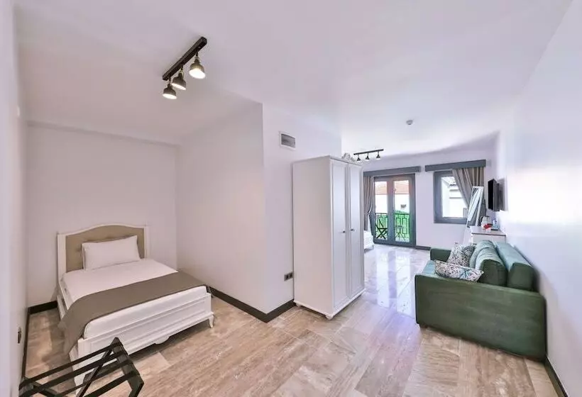 Pitoresk Otel