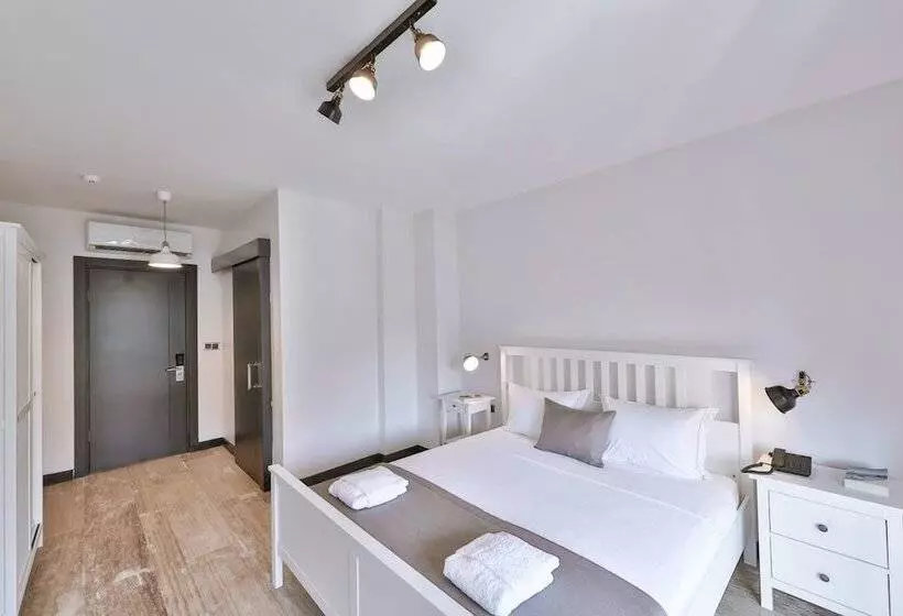 Pitoresk Otel