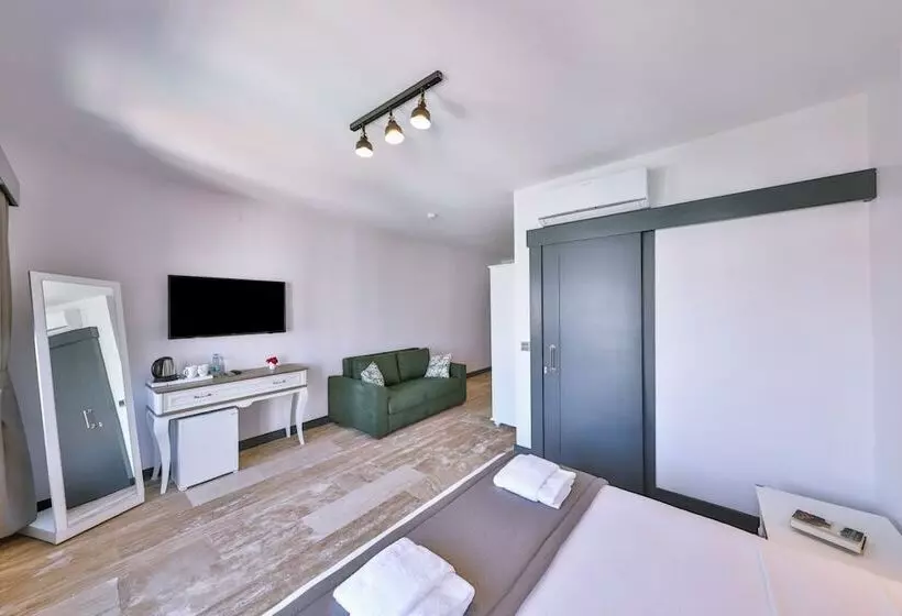 Pitoresk Otel