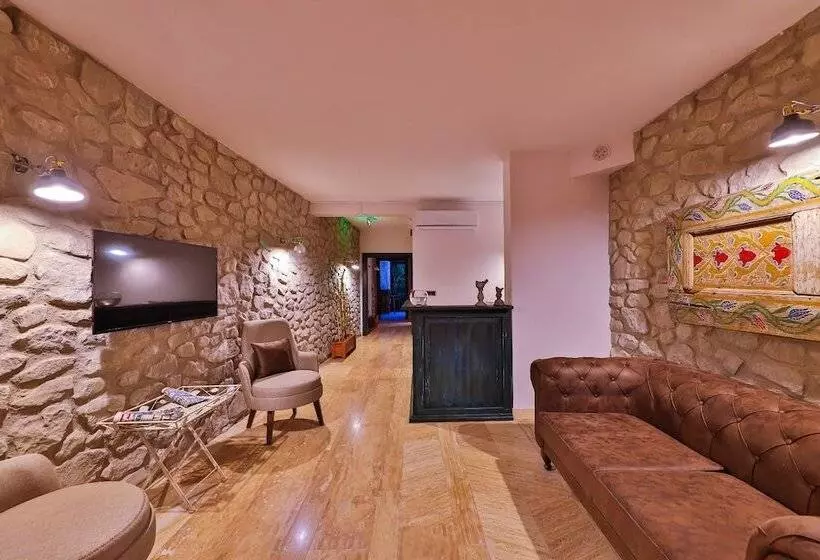 Pitoresk Otel