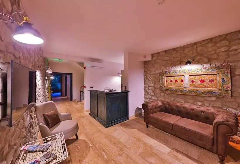 Pitoresk Otel