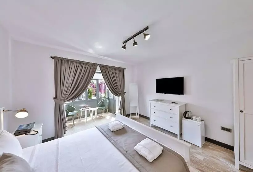 Pitoresk Otel