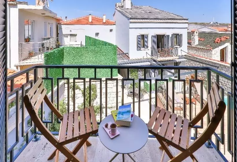 Pitoresk Otel