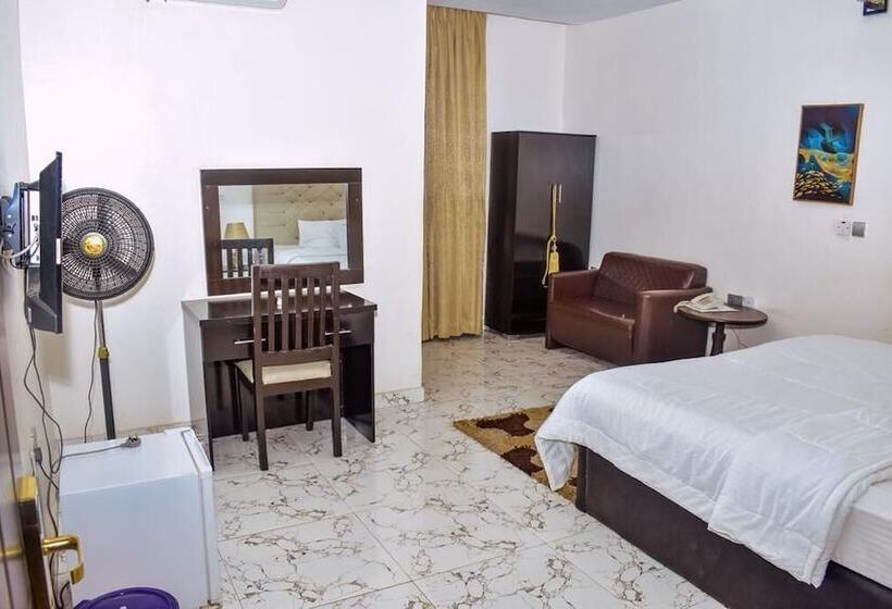 Rivera Hotel And Suites