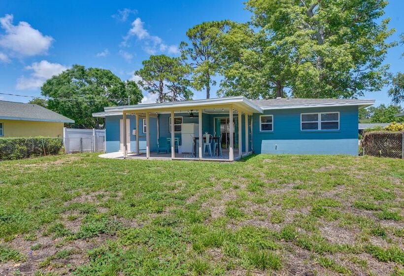 Sunny Home W/ Yard ~ 7 Mi To Anna Maria Island!