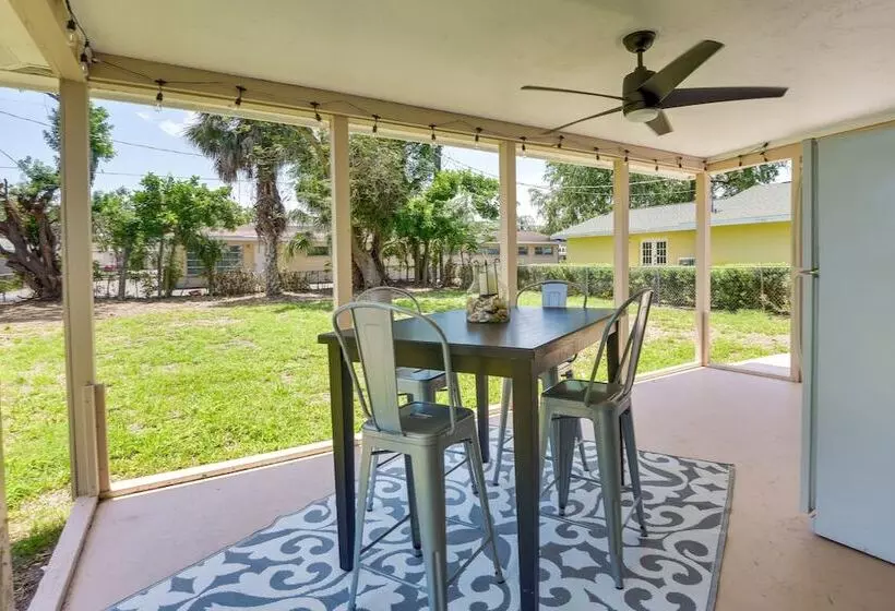 Sunny Home W/ Yard ~ 7 Mi To Anna Maria Island!