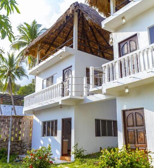 Yalí Sunzal Hotel   La Libertad