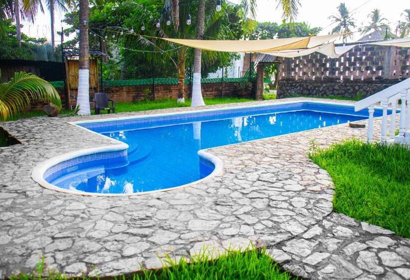 Yalí Sunzal Hotel   La Libertad