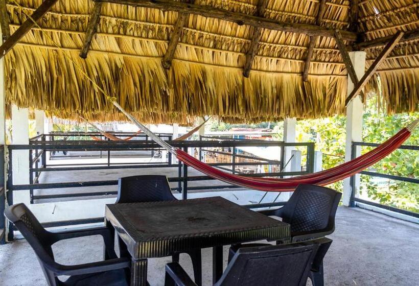 Yalí Sunzal Hotel   La Libertad