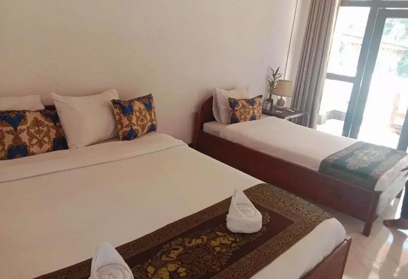 هاستل Sunrise Guest House
