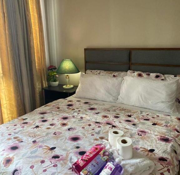 הוסטל Zoe Amarah Condotel