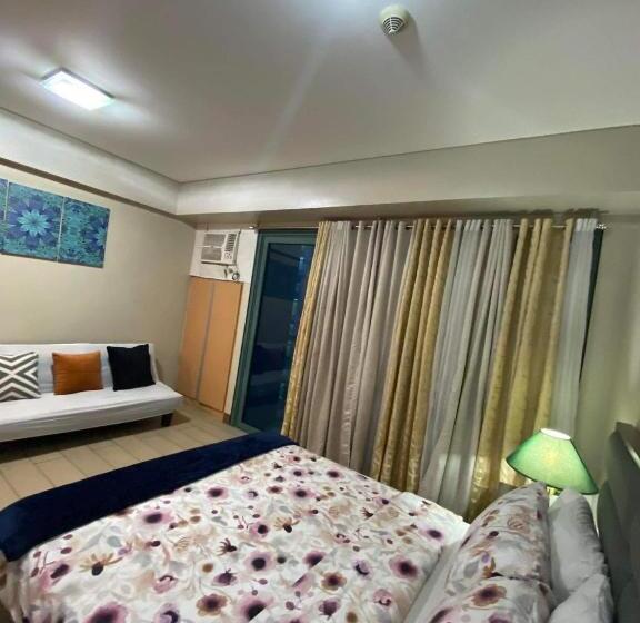 הוסטל Zoe Amarah Condotel