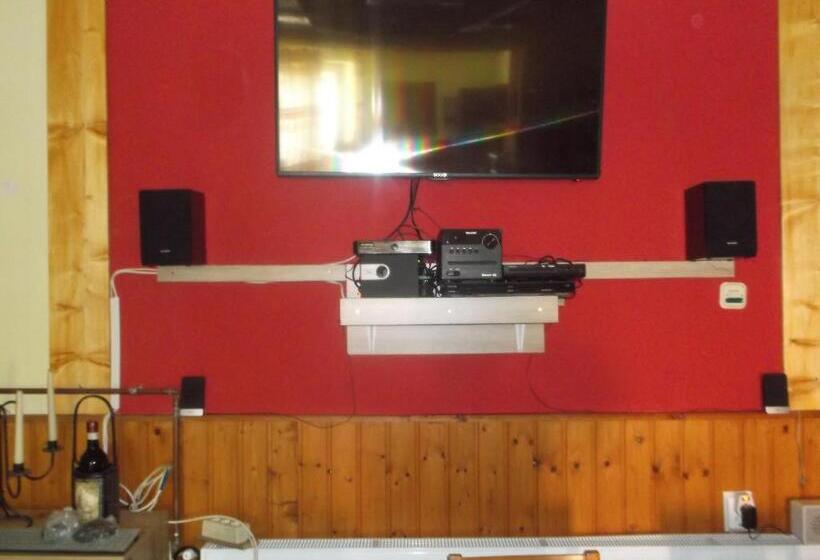 مبيت وإفطار Vali Vendégház