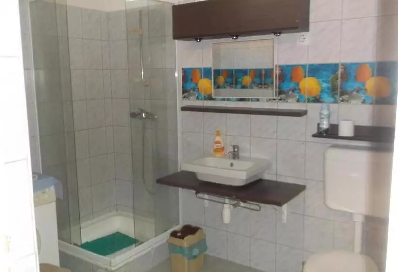 تختخواب و صبحانه Vali Vendégház