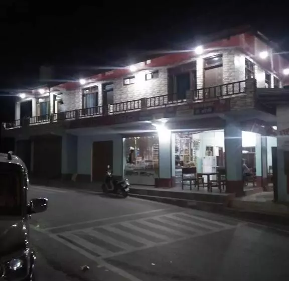 Hotelli Border Way & Restaurant
