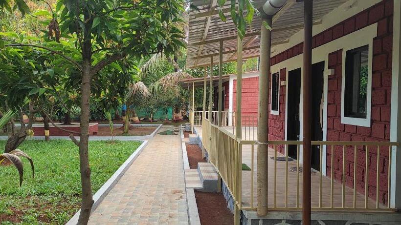 فندق Ns Brothers Farm & Resort