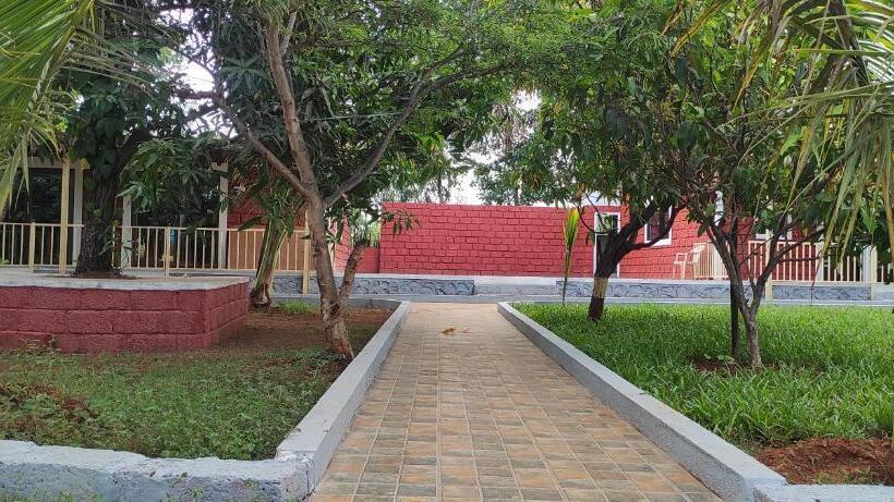 فندق Ns Brothers Farm & Resort