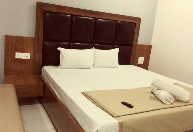 هتل Royal Palace Restaurant & Bar