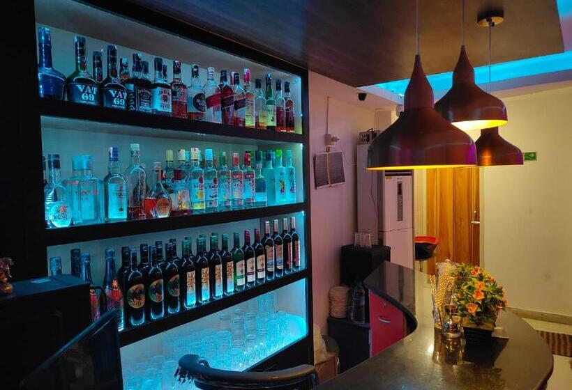 هتل Royal Palace Restaurant & Bar