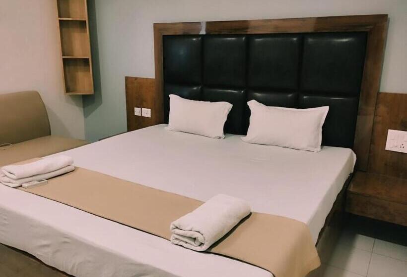 هتل Royal Palace Restaurant & Bar