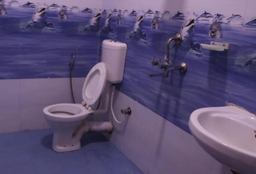 هتل Royal Palace Restaurant & Bar